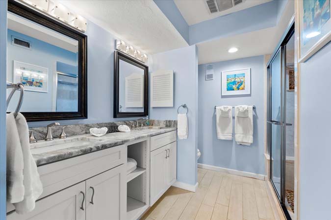 Siesta Key condo with marina access and private beach access included