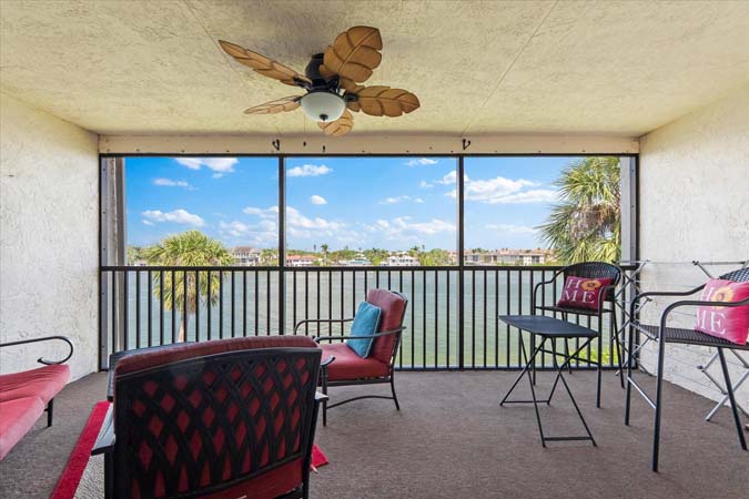 Siesta Key waterfront condo with marina access and beach access included