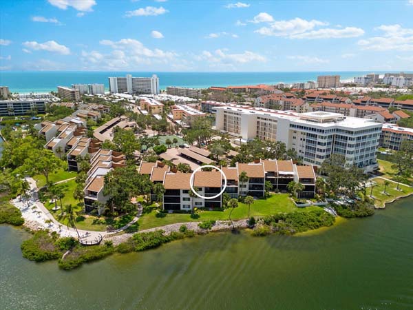 balcony with marina view and passing boats on the intracoastal